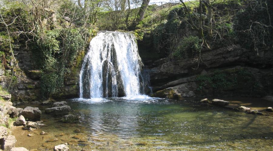 Janets Foss Waterfall 